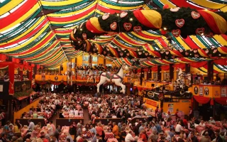 Festzelt auf dem Münchener Oktoberfest